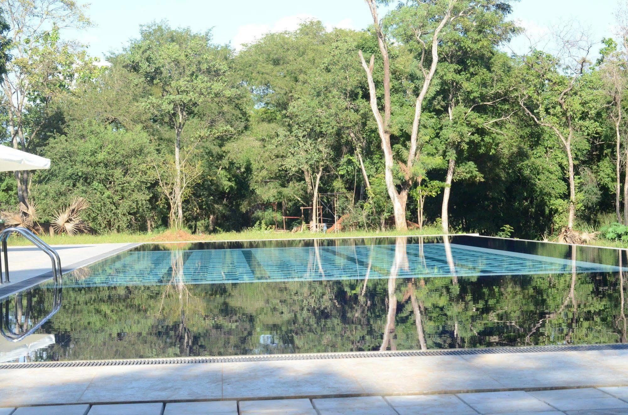 Cassandra Culture Resort Szigirija Kültér fotó
